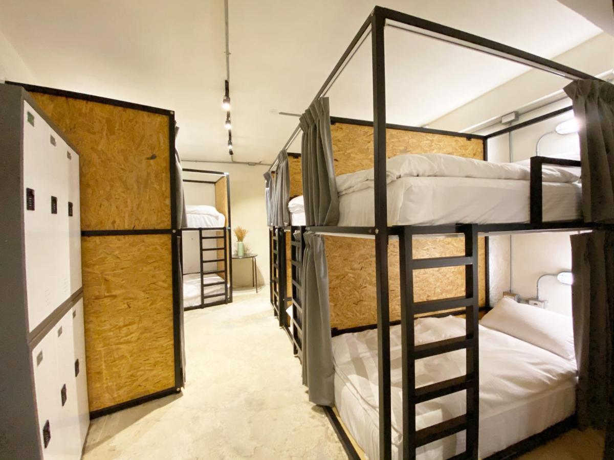 Fengjia Living Lab Hostel Taichung Exterior photo